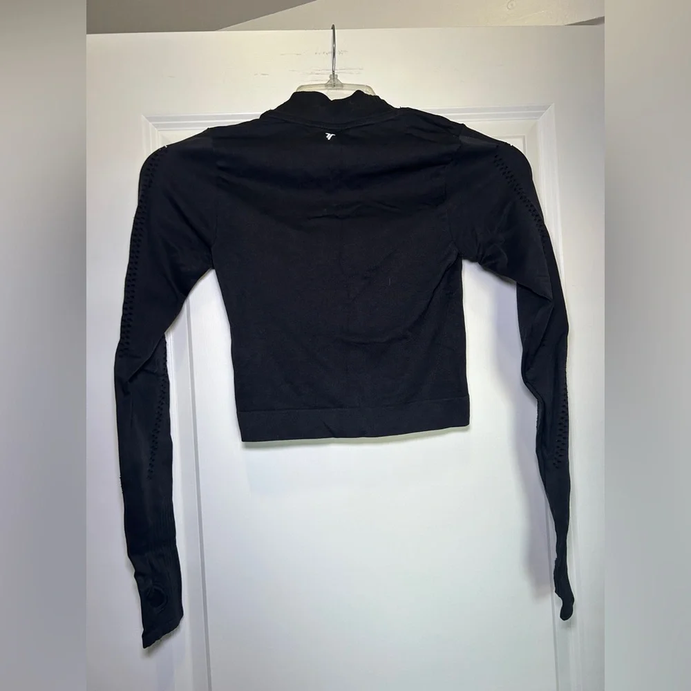 Old Navy Black Long Sleeve Crop Top